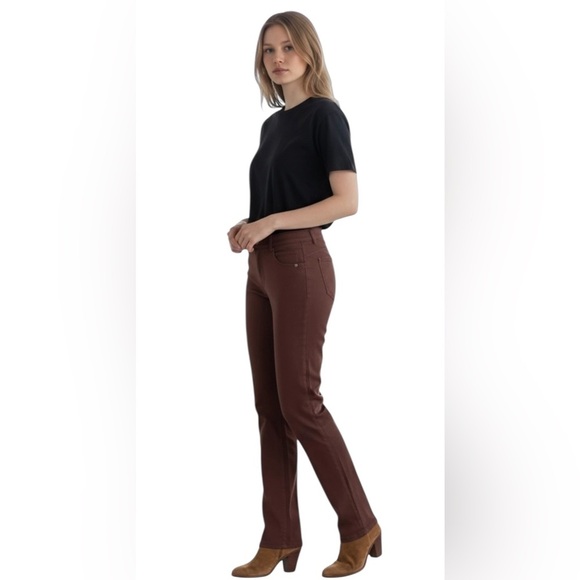 Democracy "Ab"solution Straight Leg Jeans – Size 8, Deep Burgundy NWOT - Picture 6 of 6